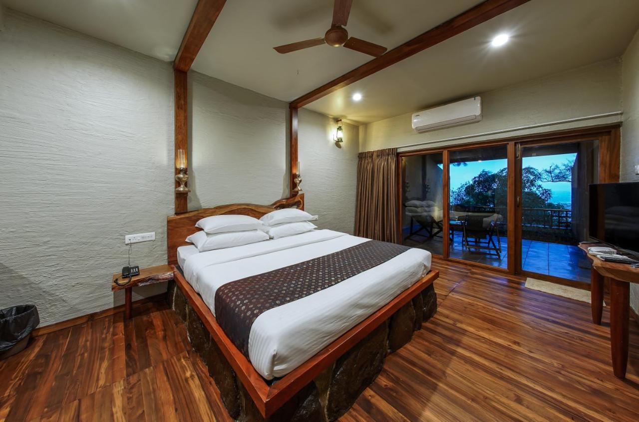 Nisarg Resort Kolhápur Kültér fotó