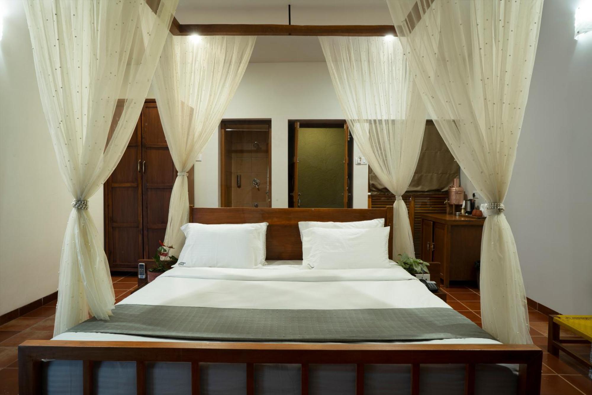 Nisarg Resort Kolhápur Kültér fotó