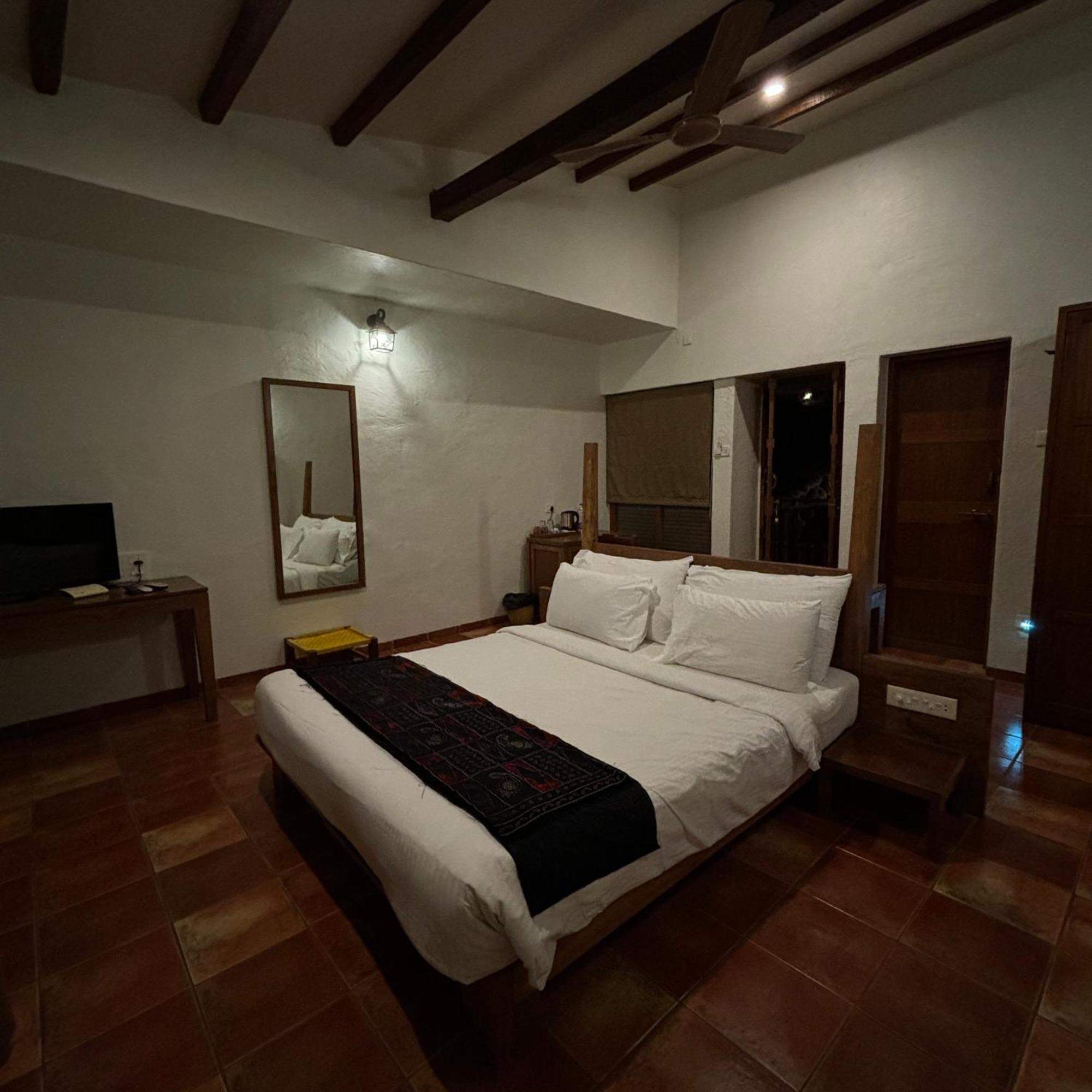 Nisarg Resort Kolhápur Kültér fotó