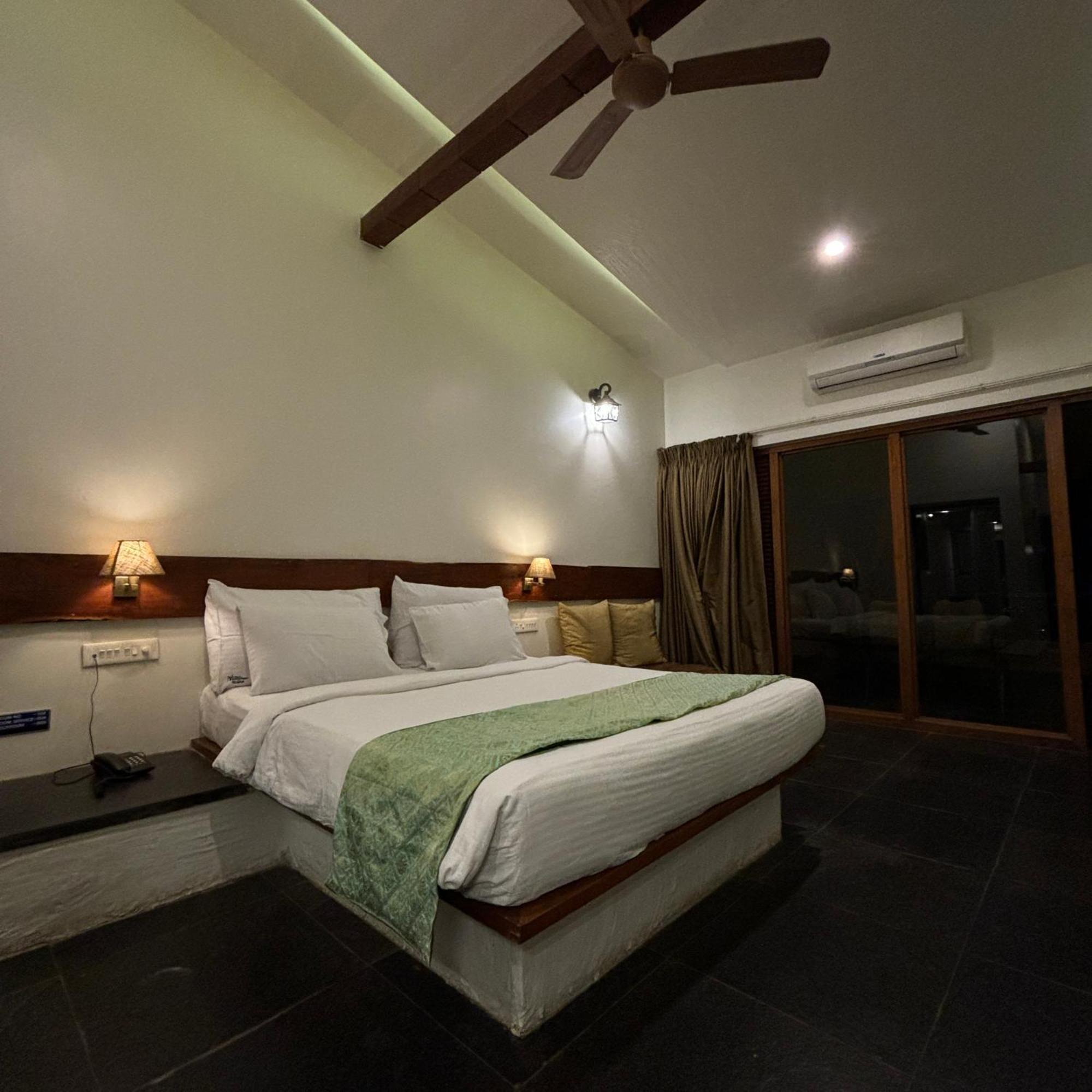 Nisarg Resort Kolhápur Kültér fotó
