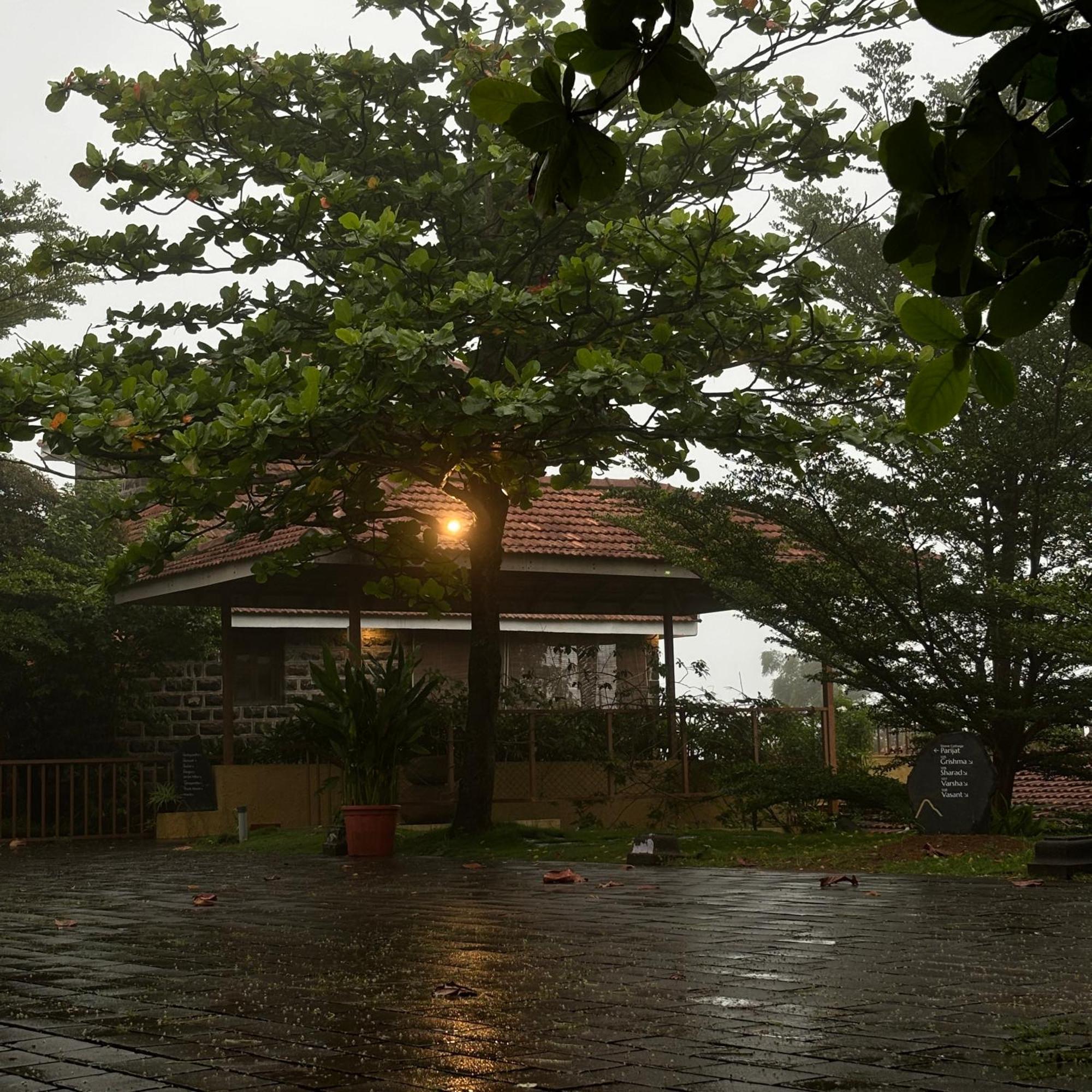 Nisarg Resort Kolhápur Kültér fotó