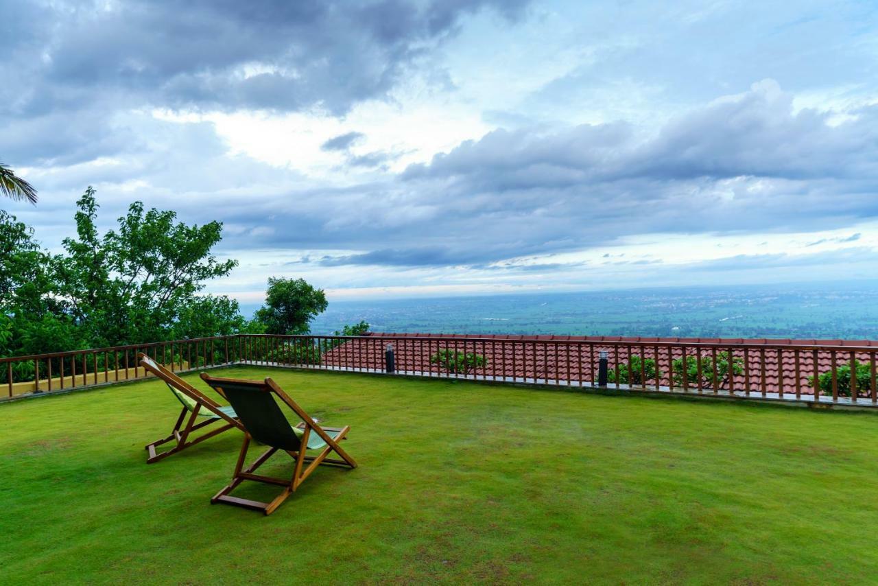 Nisarg Resort Kolhápur Kültér fotó